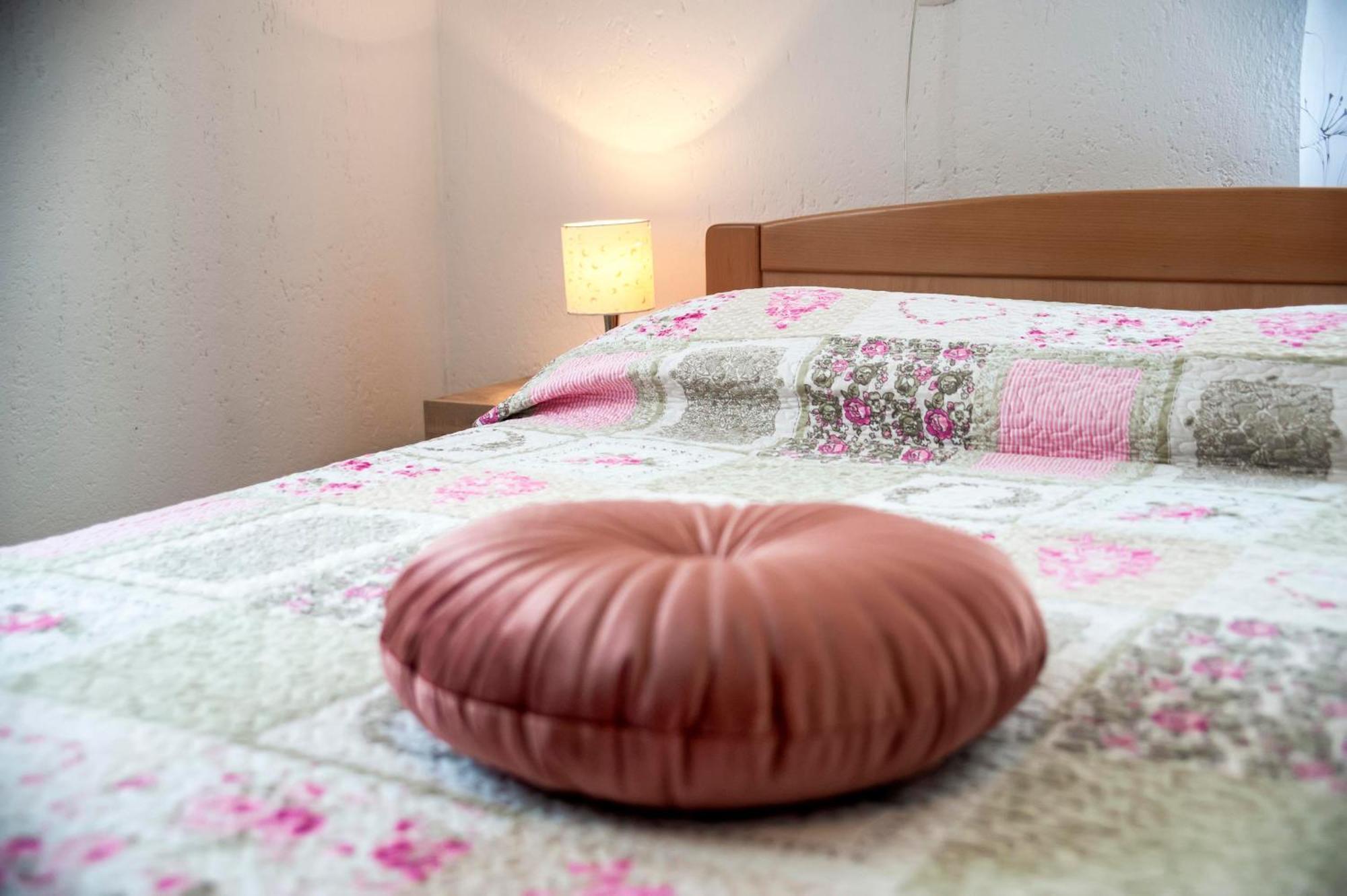 Apartments And Room Silvana 罗维尼 外观 照片