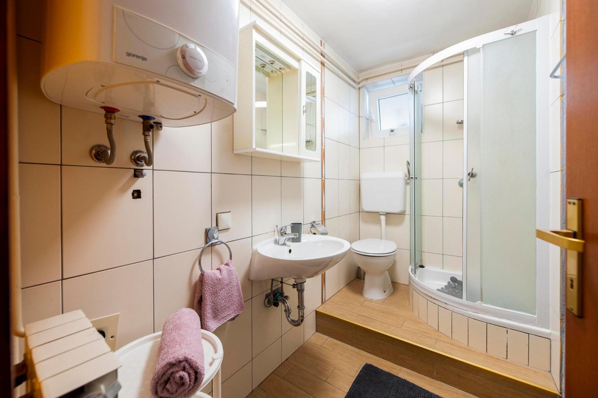 Apartments And Room Silvana 罗维尼 外观 照片