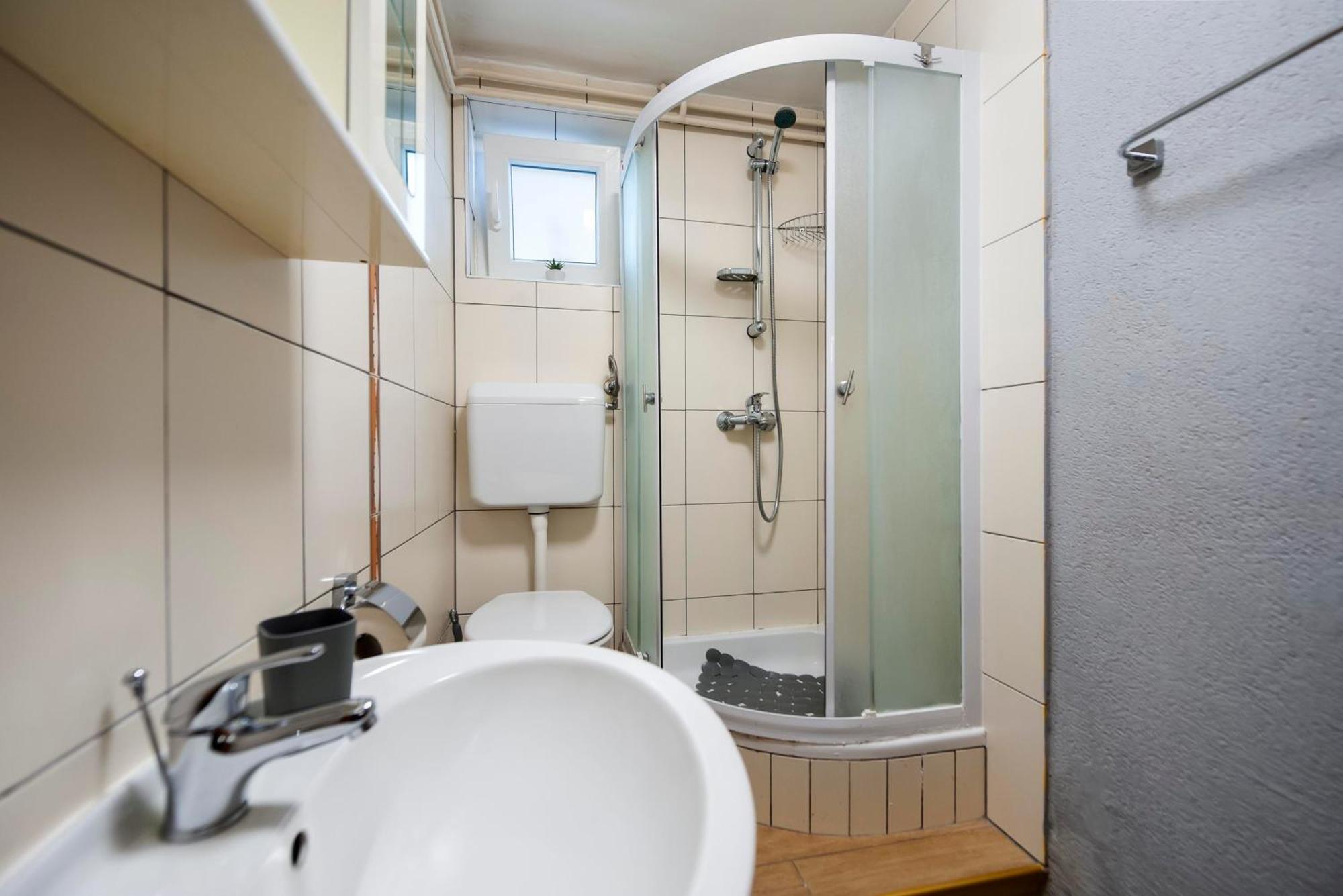 Apartments And Room Silvana 罗维尼 外观 照片