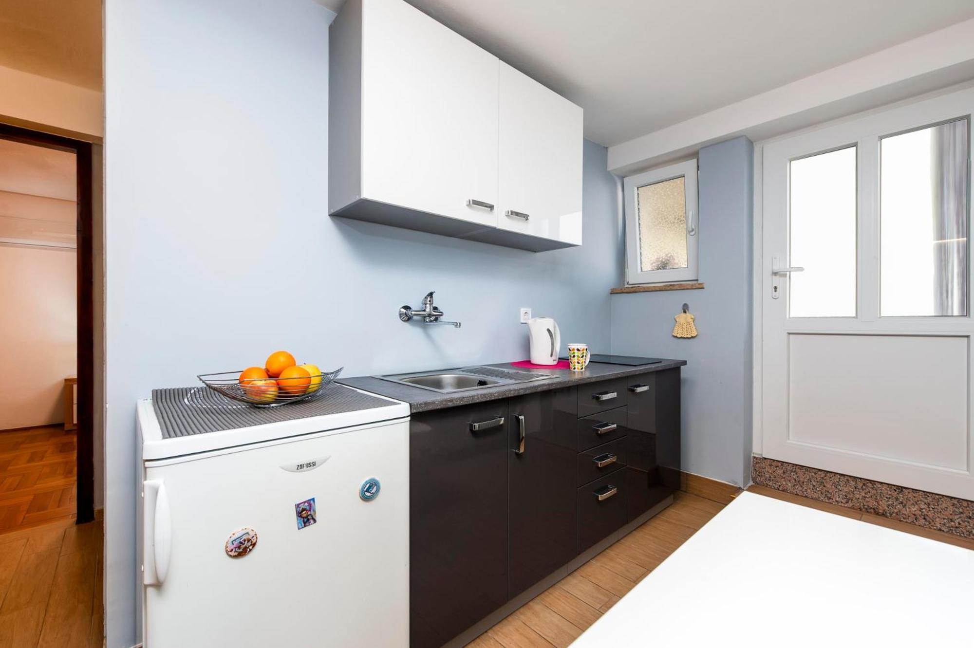 Apartments And Room Silvana 罗维尼 外观 照片