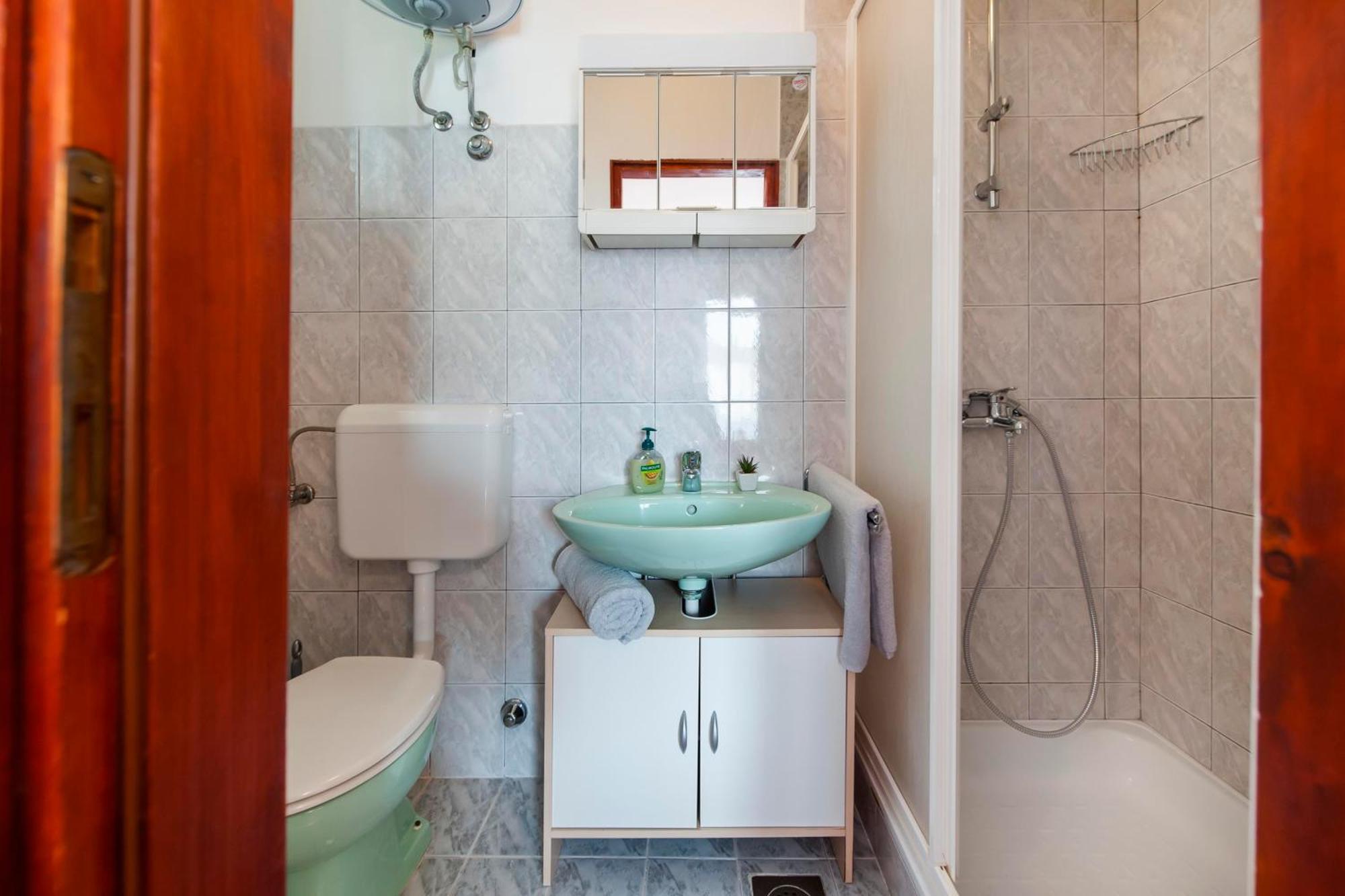 Apartments And Room Silvana 罗维尼 外观 照片
