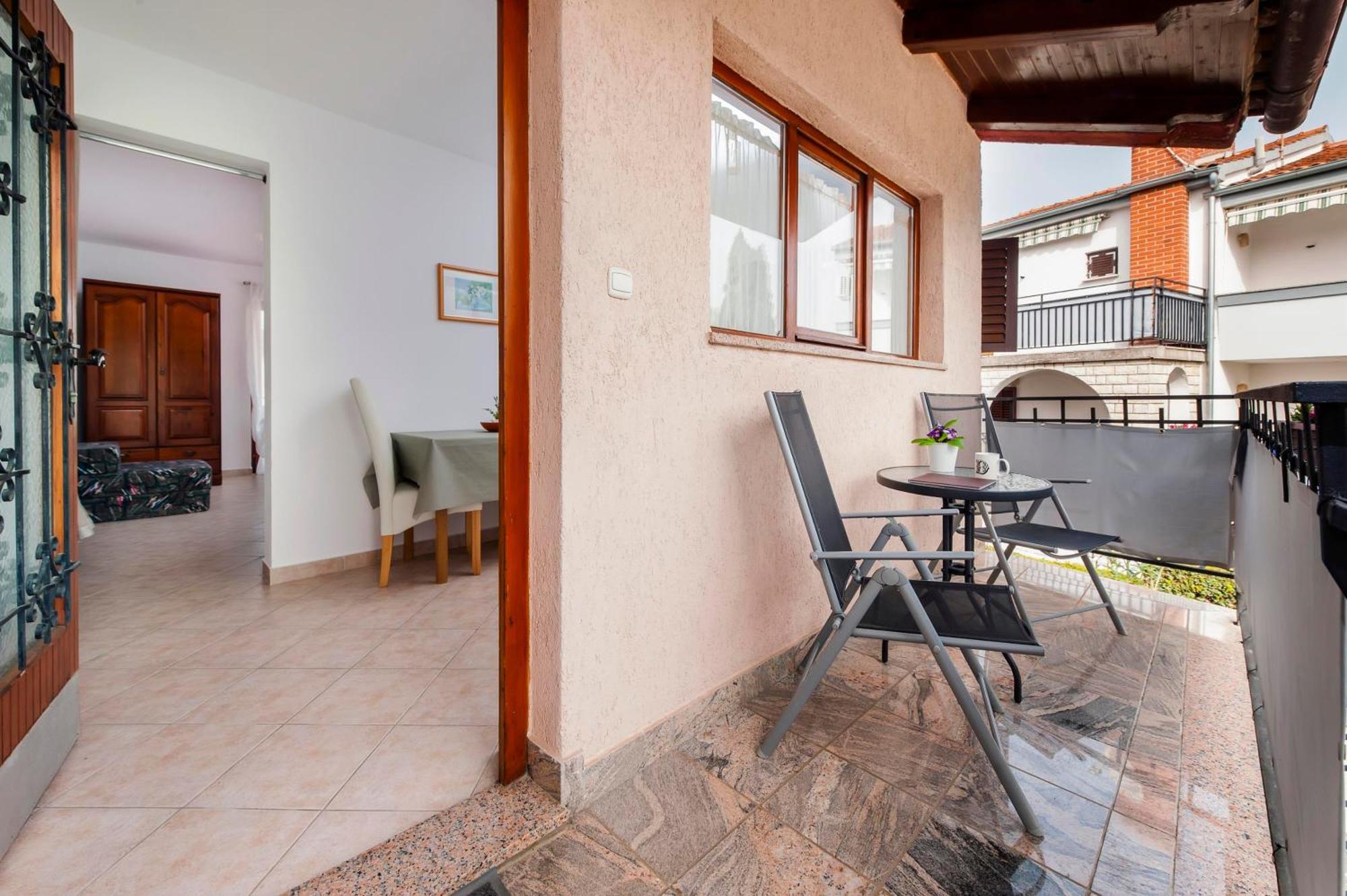 Apartments And Room Silvana 罗维尼 外观 照片