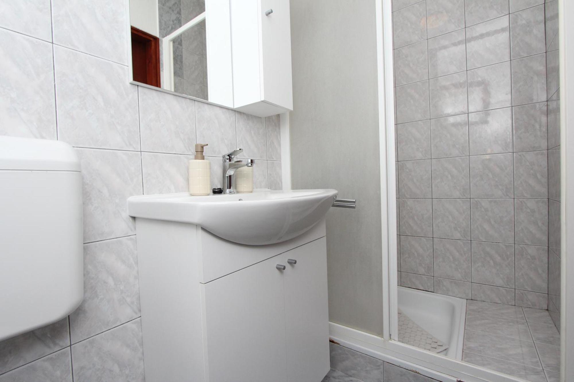 Apartments And Room Silvana 罗维尼 外观 照片